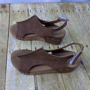 Brown Women's Sandals Size 7 Cork Wedge Lightweight